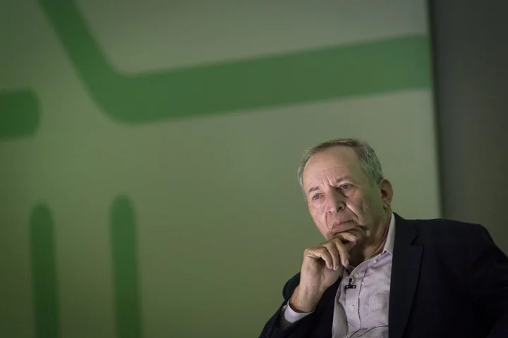 Larry Summers Sees UK Recession After ‘Historic Error’ on Brexit