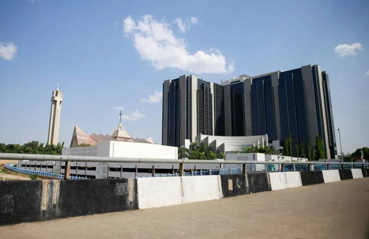 Nigeria cenbank to tighten policy to curb inflation, asks banks to boost capital