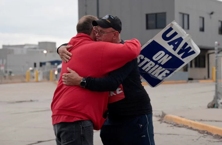 Instant view: Ford reaches tentative deal with striking UAW workers