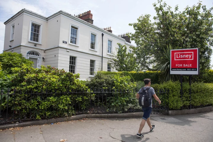 Irish Home Asking Prices Post First Quarterly Rise for a Year