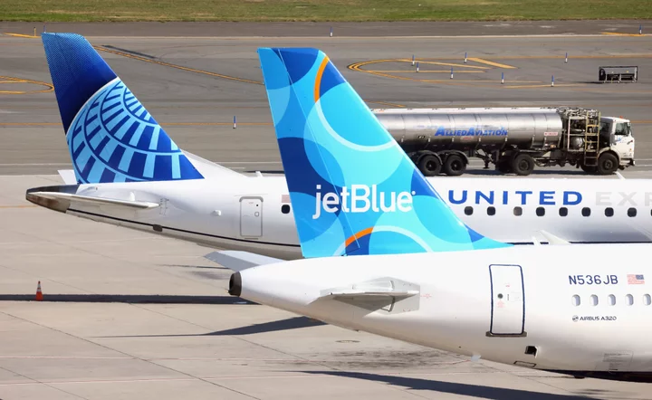 JetBlue Joins United in Shifting Blame to FAA for Delays