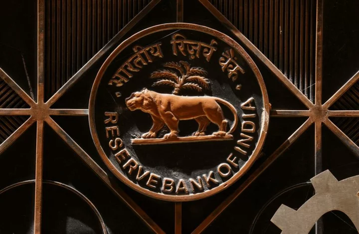Central banks of India, England resolve trade settlement stand-off