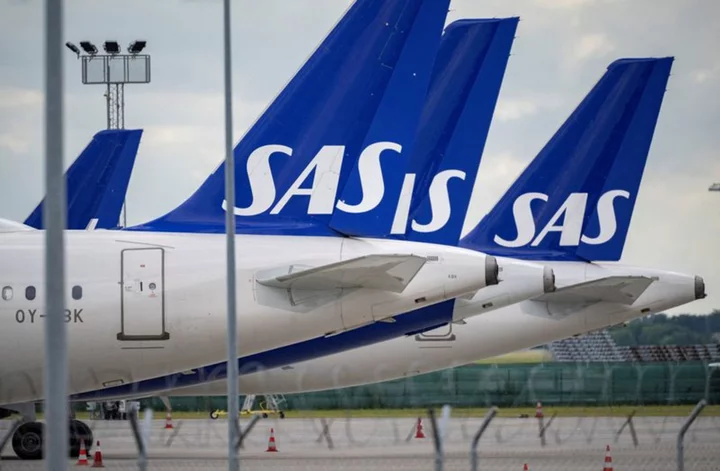 Airline SAS extends deadline for equity fundraising