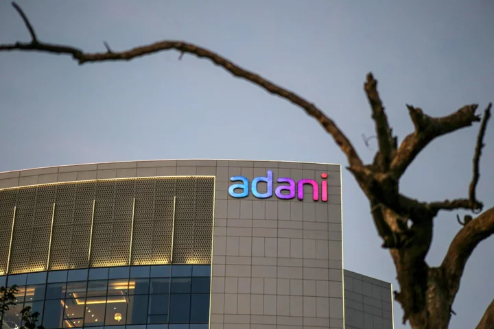 Adani Enterprises to Weigh Stock Sale Months After Short-Seller Turmoil