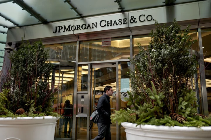 JPMorgan Boosts Net Interest Outlook on First Republic Deal