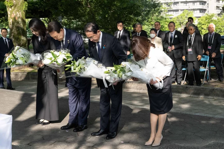 Yoon, Kishida Show Unity at Memorial for Korean A-Bomb Victims